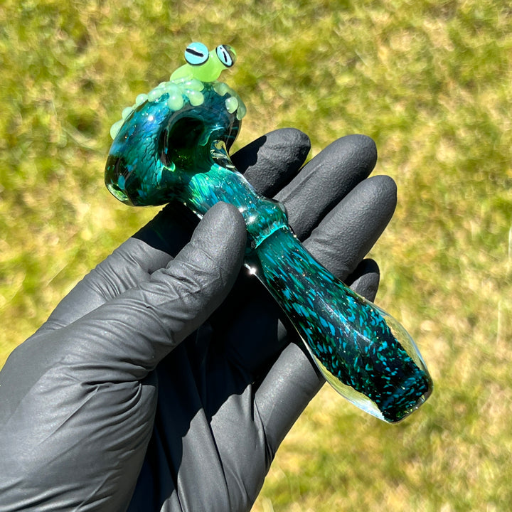 Exp Green Frog Spoon Glass Pipe Beezy Glass   