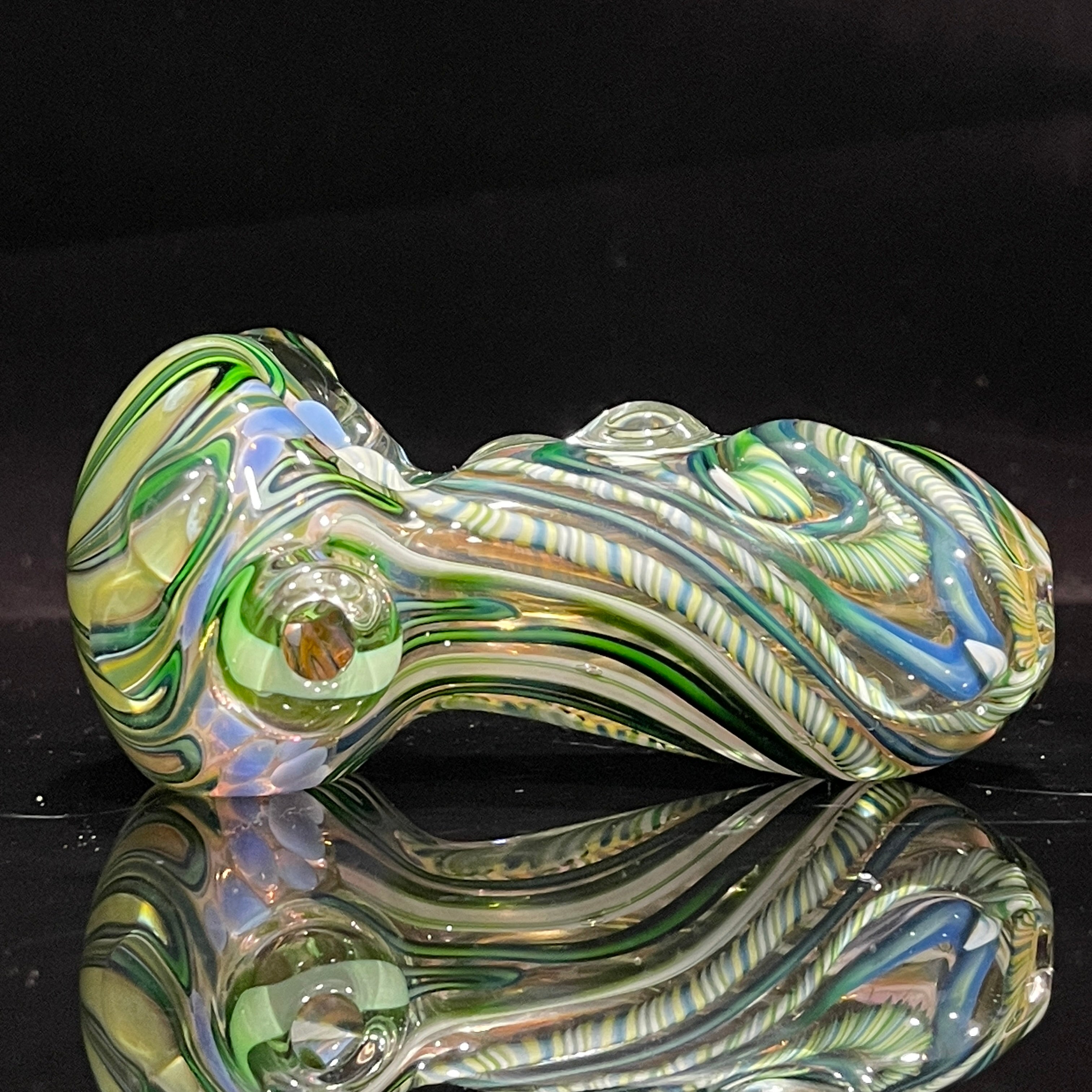 Inside out, outlet color changing, borosilicate glass pipe