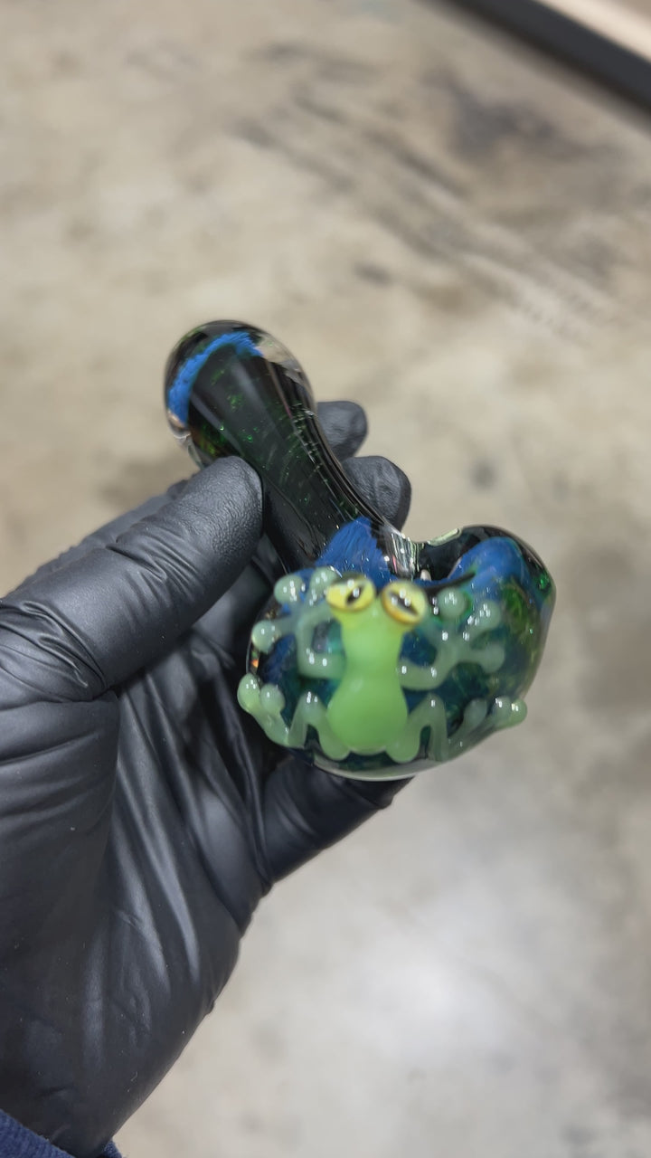 Green Frog Pipe