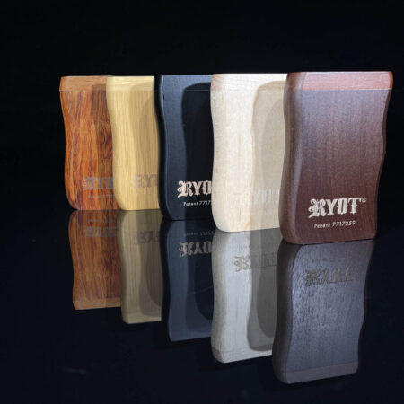 Short Magnetic Dugout With Matching One Hitter