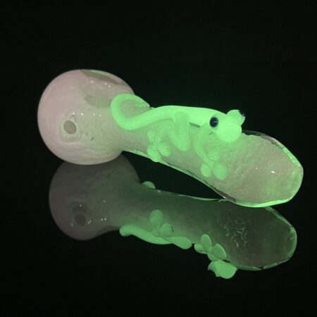 Glow Lizard Spoon Pipe