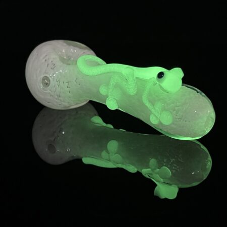 Glow Lizard Spoon Pipe