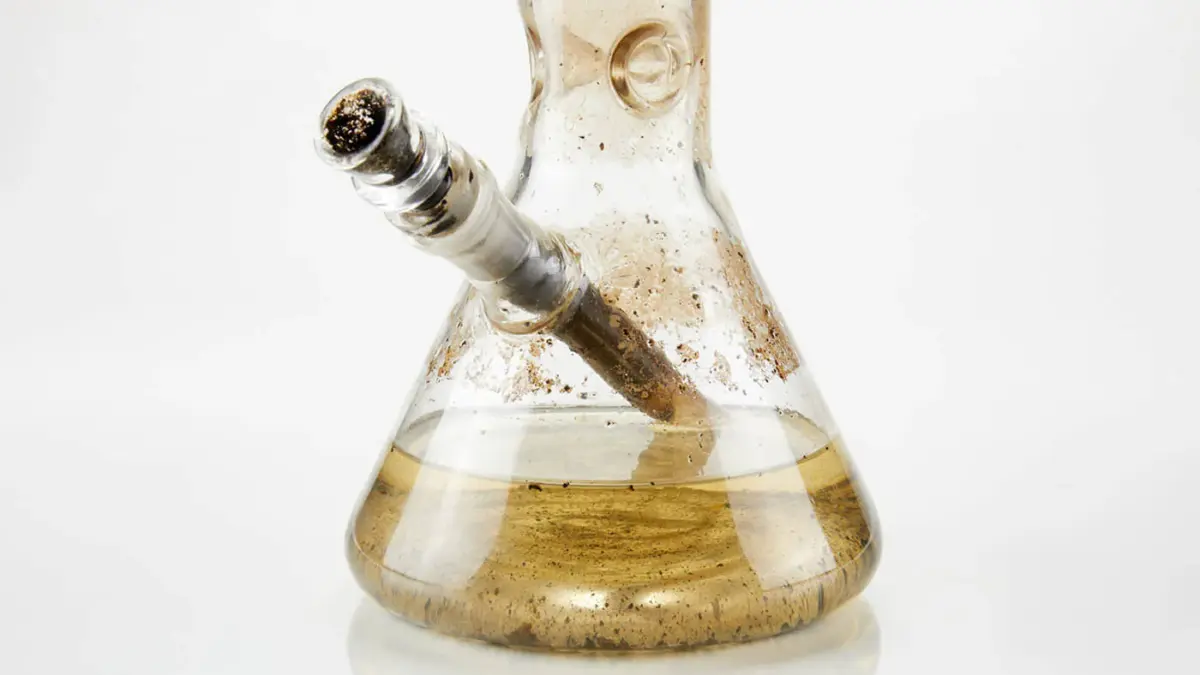 Session-Goods_Dirty-bong-water