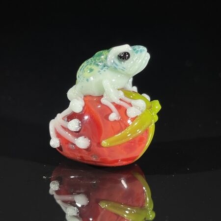 Mazet Mini Frog on Strawberry Sculpture All Pipes and Accessories Tako Glass Mazet Mini Frog on Strawberry Sculpture